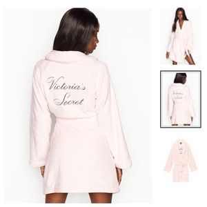 NWT Victoria’s Secret fluffy robe